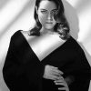 Aubrey Plaza In Black And White diamond painting