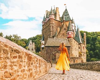 Lady In Eltz Castle diamond painting