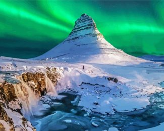 White Kirkjufell Mountain diamond painting